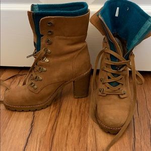 Ugg lace up heeled booties size 7